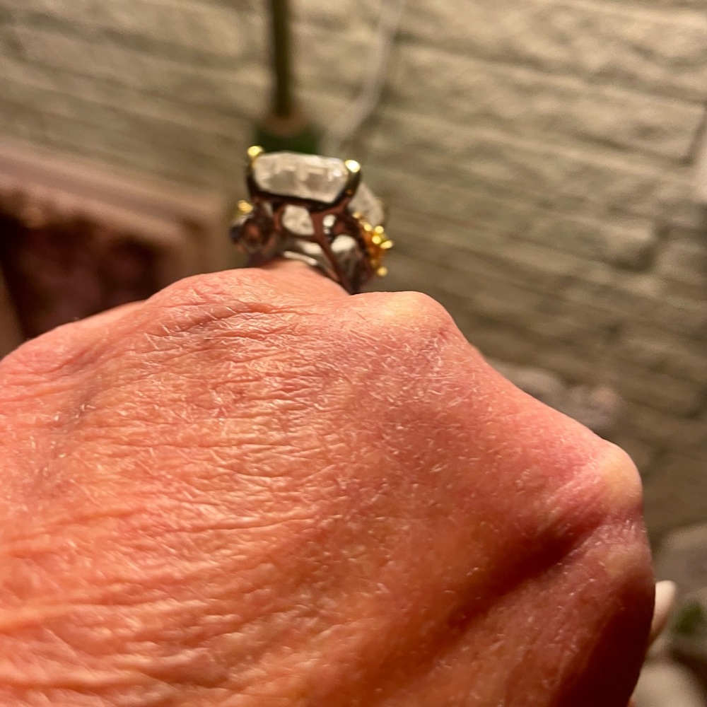 Authentic quartz ring - Picture 3 of 13